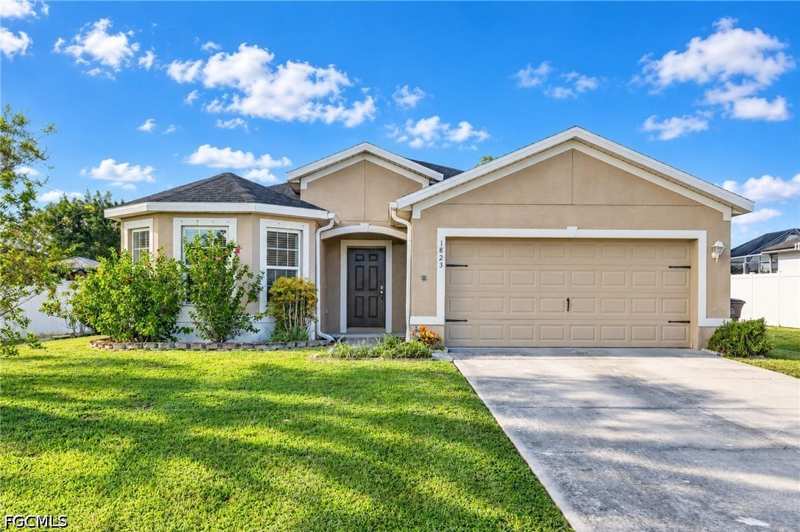 3 bedroom SingleFamilyResidence at 1823 SW 16th Ter, Cape Coral, Cape Coral — photo 1