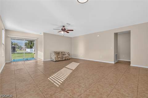 1823 SW 16th Ter, Cape Coral FL - photo 10 of 38