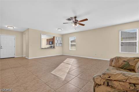 1823 SW 16th Ter, Cape Coral FL - photo 12 of 38