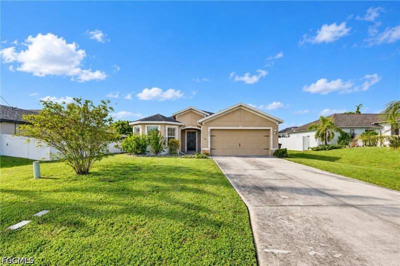 3 bedroom SingleFamilyResidence at 1823 SW 16th Ter, Cape Coral, Cape Coral — photo 2