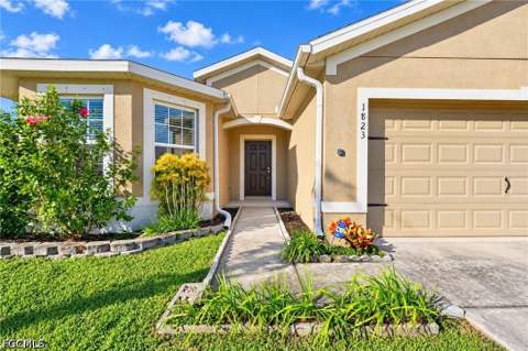 1823 SW 16th Ter, Cape Coral FL - photo 6 of 38