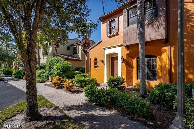 2 bedroom Condominium at 9141 Chula Vista St 12801, Ole, Naples — photo 1