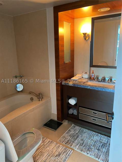 6801 Collins Ave 1102 (door 1111), Miami Beach FL - photo 10 of 27