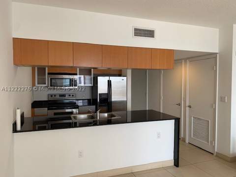 1750 N Bayshore Dr 2806, Miami FL - photo 7 of 18