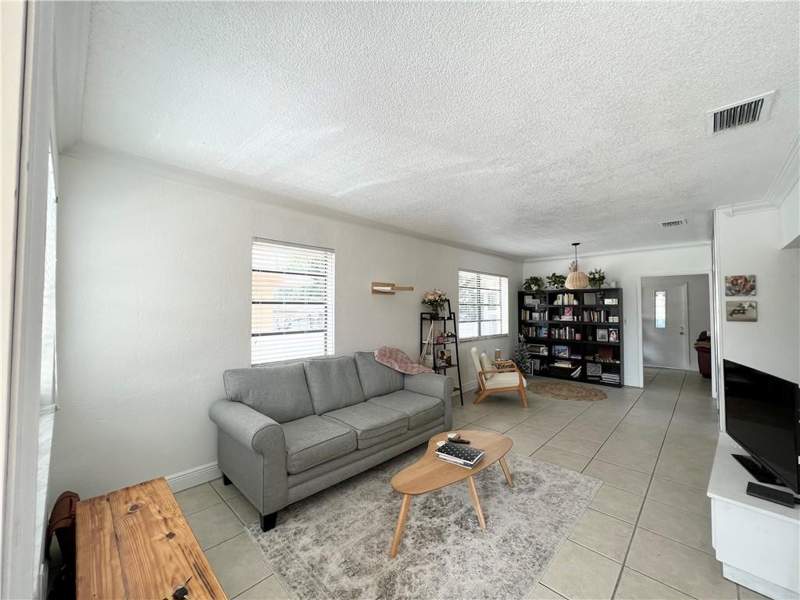 4 bedroom SingleFamilyResidence at 225 E 41st Street, Churchill Downs Resub, Hialeah — photo 2