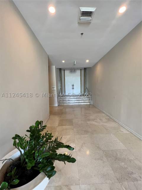 5161 Collins Ave 309, Miami Beach FL - photo 24 of 27