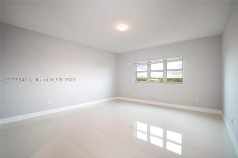 15051 Royal Oaks Ln 1203, North Miami FL - photo 19 of 33