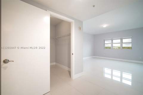 15051 Royal Oaks Ln 1203, North Miami FL - photo 22 of 33