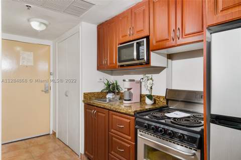 19201 Collins Ave 641, Sunny Isles Beach FL - photo 11 of 39