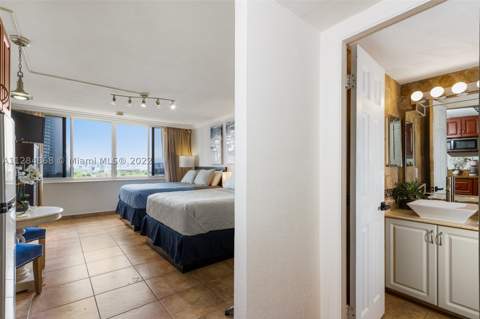 19201 Collins Ave 641, Sunny Isles Beach FL - photo 13 of 39