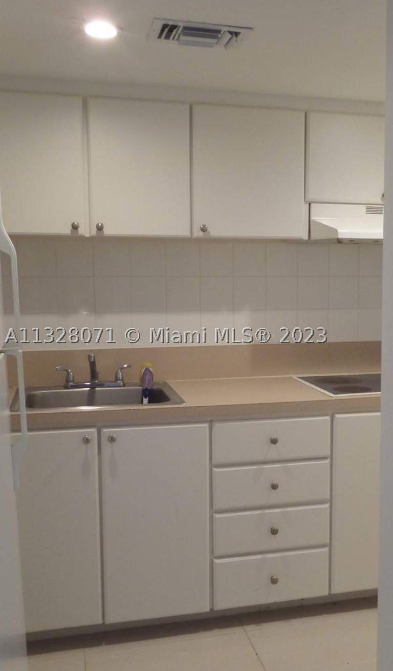 0 bedroom Condominium at 1000 West Ave 1032, Mirador 1000 Condo, Miami Beach — photo 3