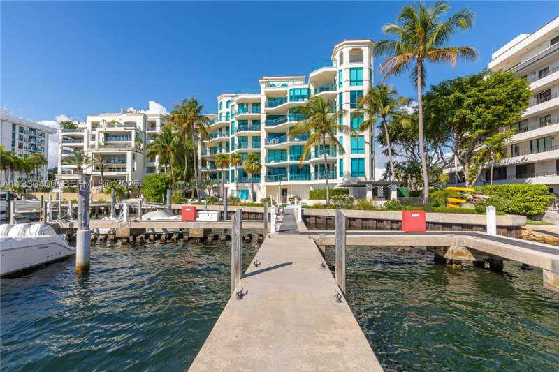 3 bedroom Condominium at 1660 W Glencoe St 302, Beacon Harbour Condo, Coconut Grove — photo 3