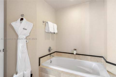 18001 Collins Ave 2109, Sunny Isles Beach FL - photo 9 of 23