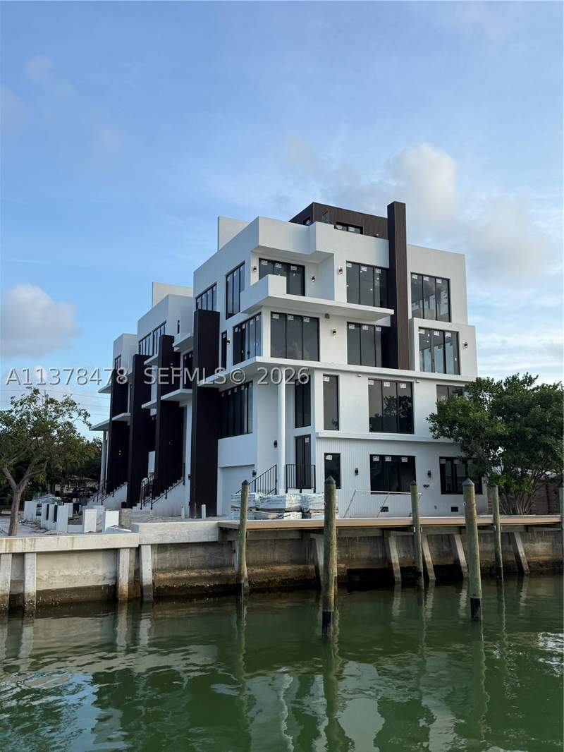4 bedroom Townhouse at 7300 Trouville Esplanade 3, Normandy Waterway Sub, Miami Beach — photo 2