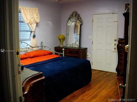 9324 Abbott Avenue, Surfside FL - photo 11 of 34
