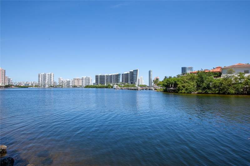 2 bedroom Condominium at 6000 Island Blvd 104, Bellamare @ Williams Isla, Aventura — photo 2