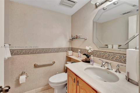 4716 University Dr, Coral Gables FL - photo 14 of 24