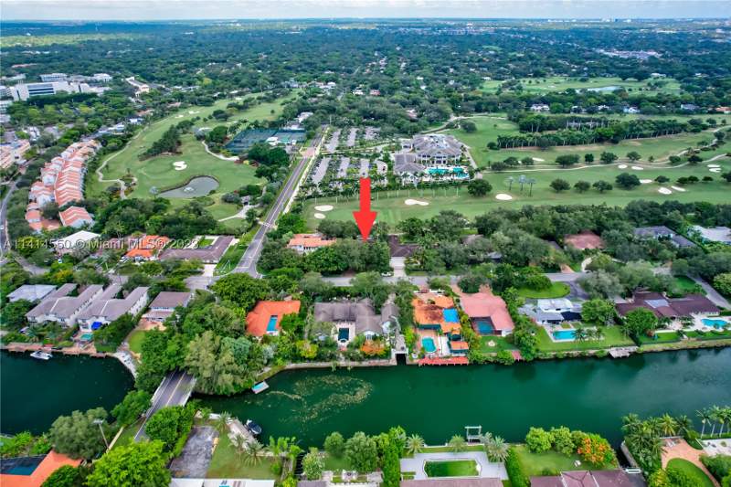 5 bedroom SingleFamilyResidence at 4716 University Dr, C Gab Country Club Sec 5, Coral Gables — photo 2