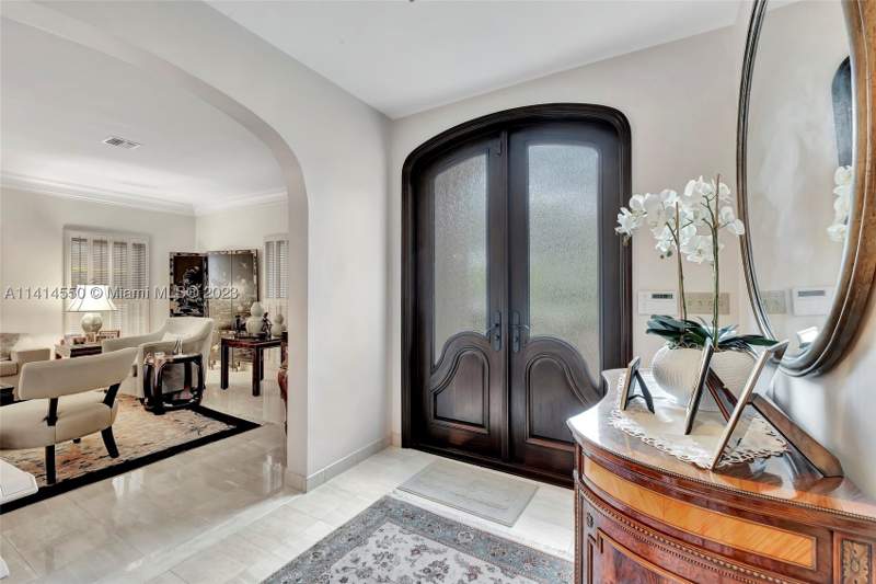 5 bedroom SingleFamilyResidence at 4716 University Dr, C Gab Country Club Sec 5, Coral Gables — photo 3