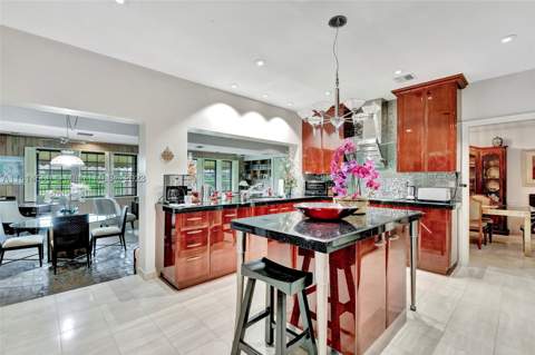 4716 University Dr, Coral Gables FL - photo 7 of 24