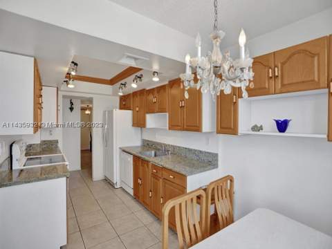 18051 Biscayne Blvd 304, Aventura FL - photo 12 of 55