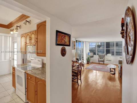 18051 Biscayne Blvd 304, Aventura FL - photo 7 of 55