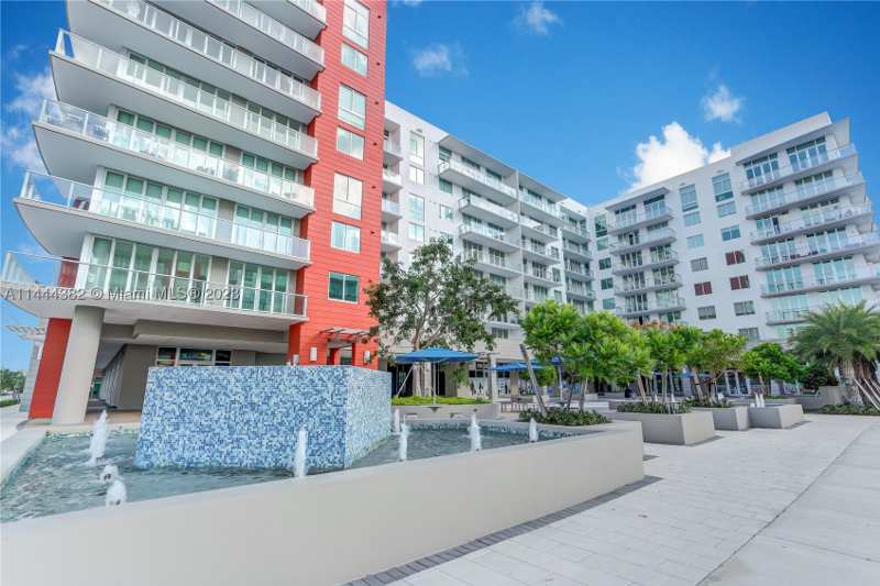 3 bedroom Condominium at 7825 NW 107th Ave 816, Midtown At Doral, Doral — photo 1