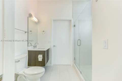 7825 NW 107th Ave 816, Doral FL - photo 16 of 19