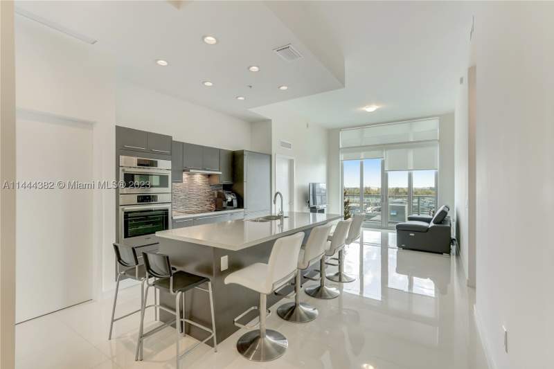 3 bedroom Condominium at 7825 NW 107th Ave 816, Midtown At Doral, Doral — photo 5