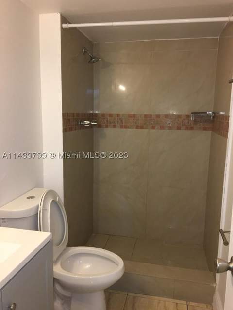 498 NW 165th St Rd D205, Miami FL - photo 11 of 18