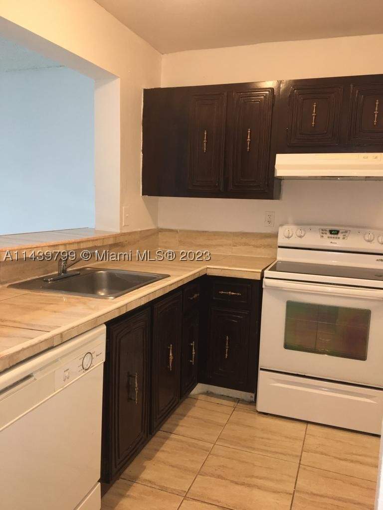 2 bedroom Condominium at 498 NW 165th St Rd D205, Montecarlo Condo, Miami — photo 4