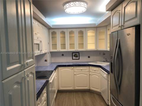 2655 Collins Ave 706, Miami Beach FL - photo 20 of 37