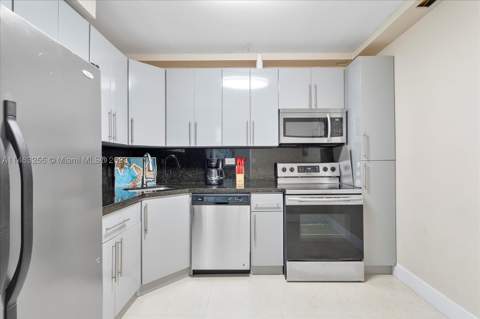 5601 Collins Ave 1514, Miami Beach FL - photo 21 of 41