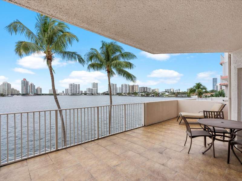 2 bedroom Condominium at 18260 N Bay Road 304, Les Pelicans Condo, Sunny Isles Beach — photo 5
