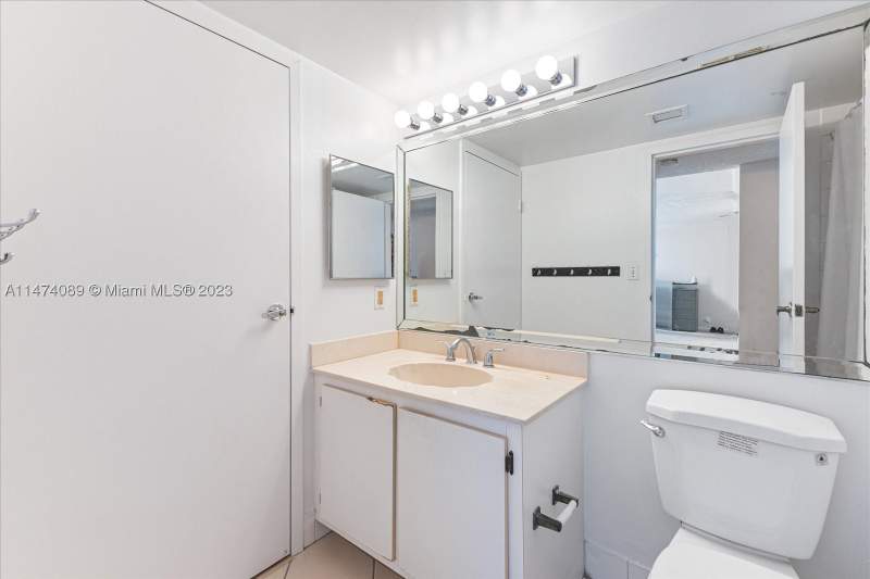 2 bedroom Condominium at 7601 E Treasure Dr 2311, The Grandview Palace Cond, North Bay Village — photo 4