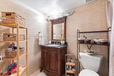 7601 E Treasure Dr 2404, North Bay Village FL - photo 6 of 26