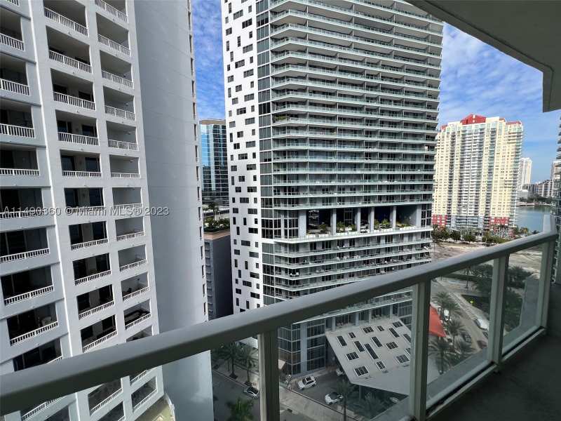 1 bedroom Condominium at 218 SE 14th Street 1806, The Emerald At Brickell C, Miami — photo 1