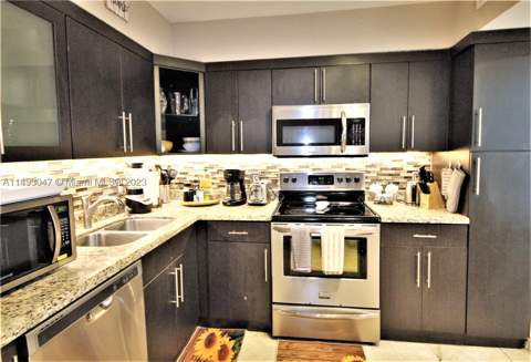 5161 Collins Ave 1610, Miami Beach FL - photo 15 of 60
