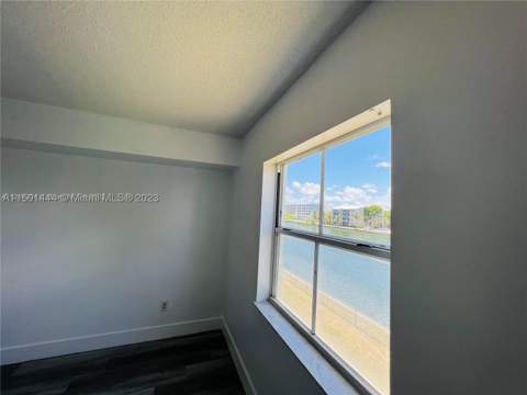 8260 SW 210th St 220, Cutler Bay FL - photo 11 of 21