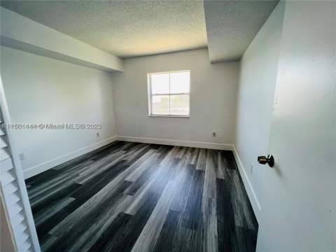 8260 SW 210th St 220, Cutler Bay FL - photo 15 of 21