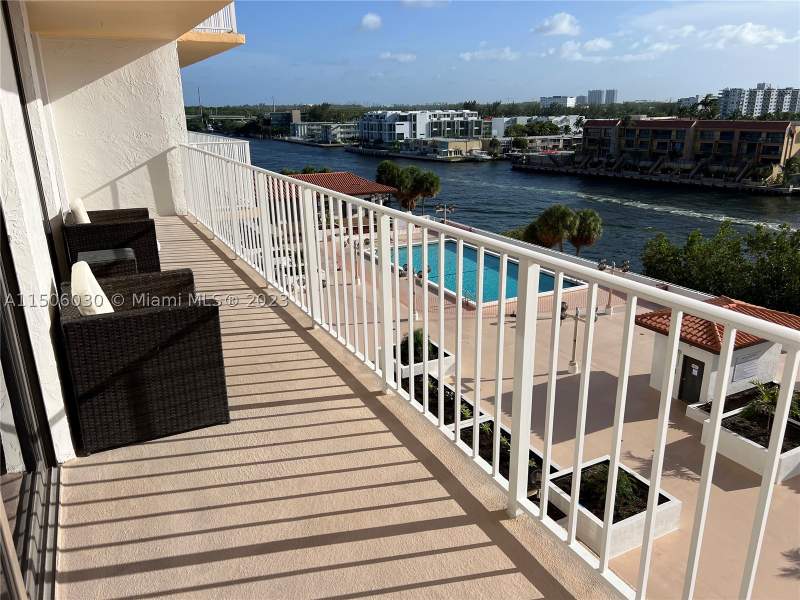 2 bedroom Condominium at 290 174th St 702, Winston Towers 700 Condo, Sunny Isles Beach — photo 3