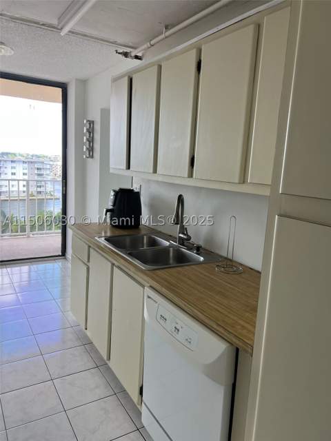 290 174th St 702, Sunny Isles Beach FL - photo 8 of 24
