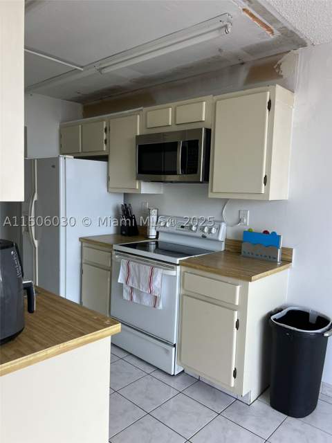 290 174th St 702, Sunny Isles Beach FL - photo 9 of 24