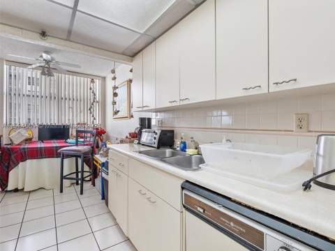 290 174th St 1809, Sunny Isles Beach FL - photo 9 of 37