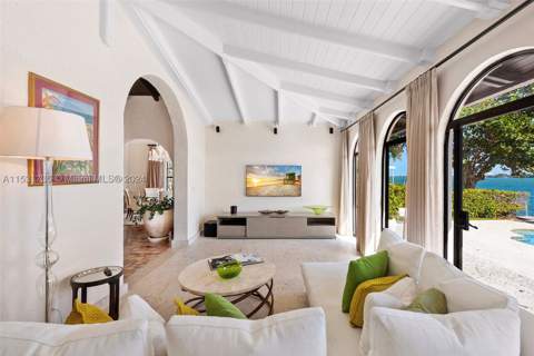 527 E Dilido Dr, Miami Beach FL - photo 19 of 53