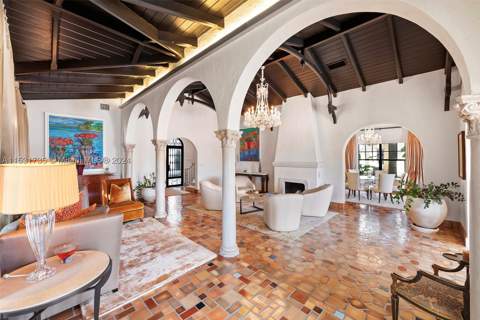 527 E Dilido Dr, Miami Beach FL - photo 20 of 53