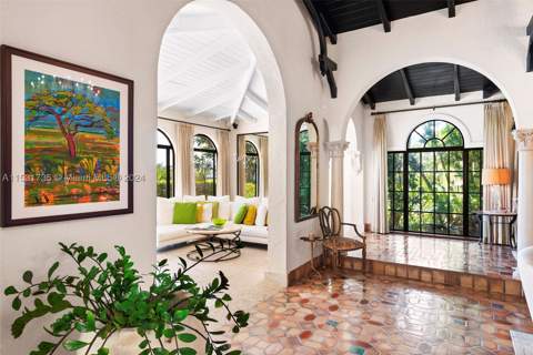 527 E Dilido Dr, Miami Beach FL - photo 21 of 53