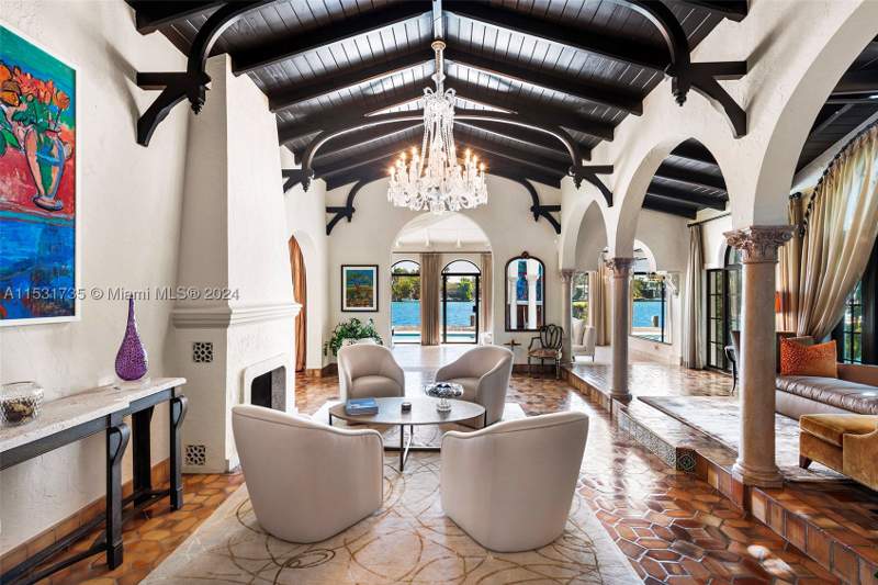 4 bedroom SingleFamilyResidence at 527 E Dilido Dr, Di Lido Island, Miami Beach — photo 5