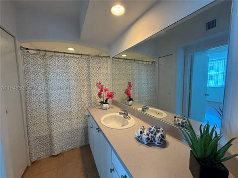 9201 Collins Ave 1023, Surfside FL - photo 15 of 29