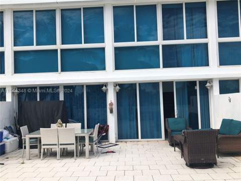 5445 Collins Ave Th2, Miami Beach FL - photo 8 of 11